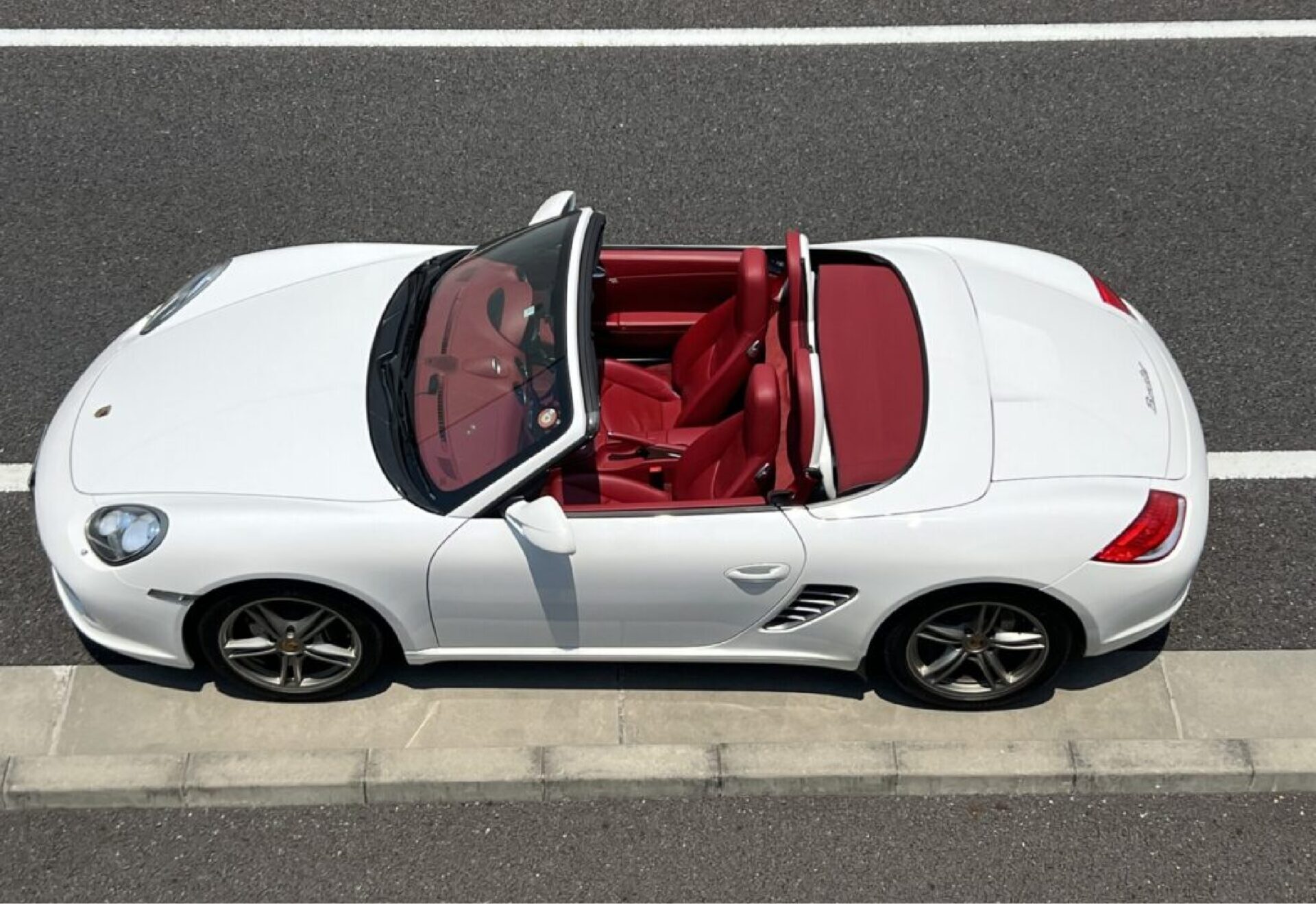 毎日触れたくなるミッドシップの名品
987.1 987.2
ボクスター・ボクスターS・スパイダー